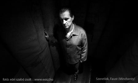 Lux Ádám Mindszenty szerepében